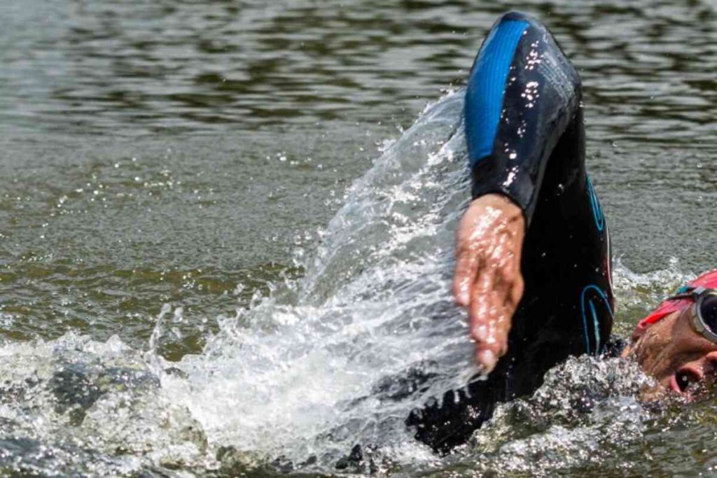 Como melhorar sua velocidade na perna de natação de um triatlo