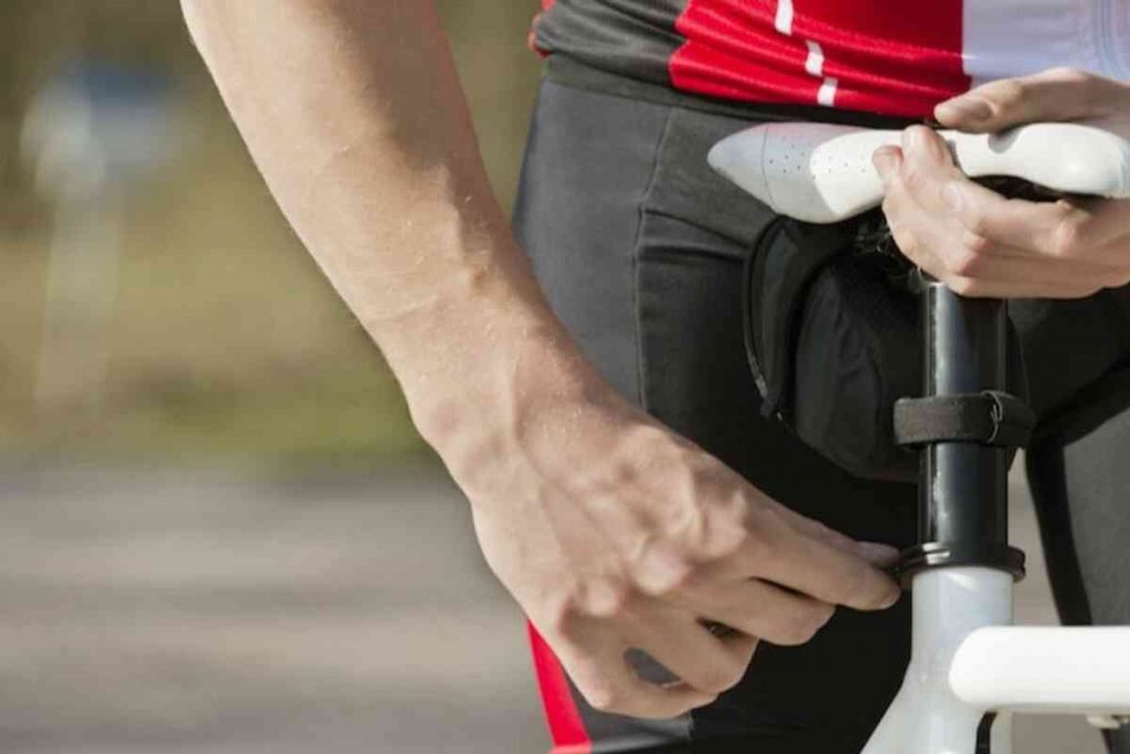 Como os ciclistas podem evitar ou tratar a dor na sela