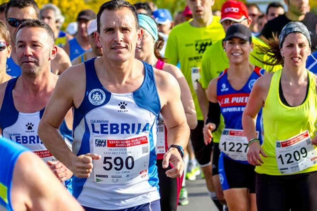 Como os corredores devem carregar o carro antes de uma corrida