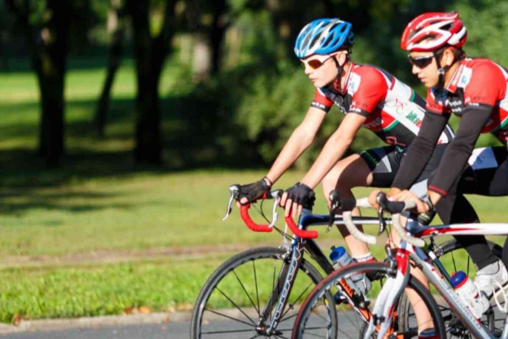 Como pedalar sozinho ou em grupo