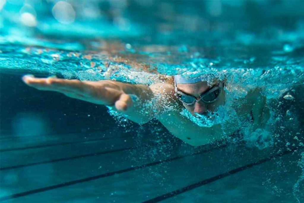 5 maneiras de melhorar sua técnica de natação para o triatlo
