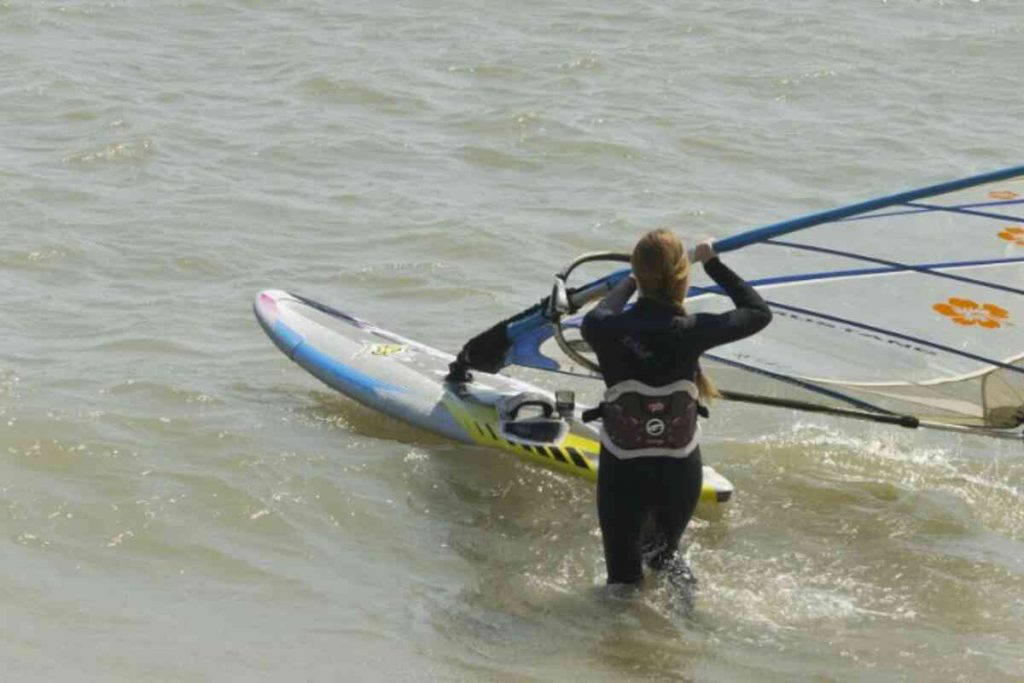 Os 10 melhores lugares para aprender windsurf no Reino Unido